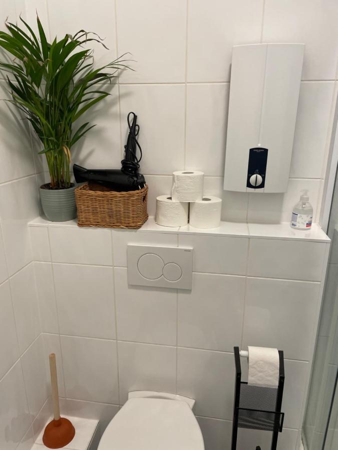 Airport Apartment Fuer 4 - Smart Tv - Kueche - Echarger Hambourg Extérieur photo